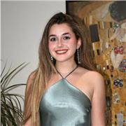 Doy clases particulares de inglés como apoyo escolar, aunque puedo dar cualquier materia hasta 2ºESO